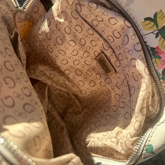 Guess Mini Backpack - Picture 5 of 8